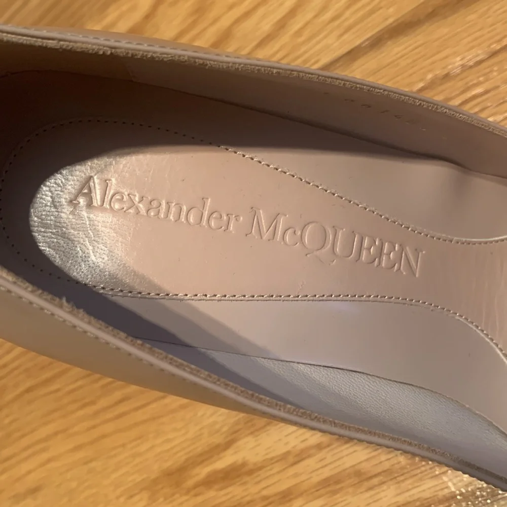 Alexander McQueen perfect sophisticate